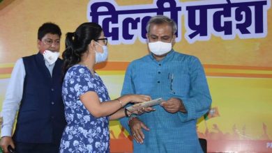 Photo of Sisters of Seva Bharti tied self-made Rakhi on the Delhi BJP President Adesh Gupta’s wrist