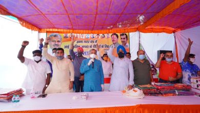 Photo of Delhi BJP President Adesh Gupta distributed relief material among the victims of natural disaster in Anna Nagar area today