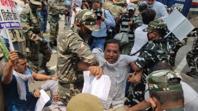 Photo of Youth Congress protested outside the residence of Shri Rajnath Singh, Minster of Defence over deleting the report of MoD